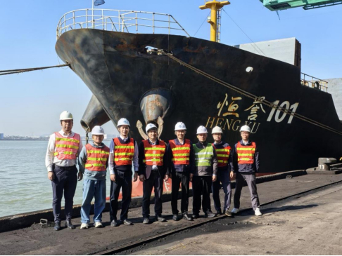 萬噸級散貨船成功交付，科學(xué)城租賃護(hù)航灣區(qū)藍(lán)色航道，國際船舶管理業(yè)務(wù)再上新臺階